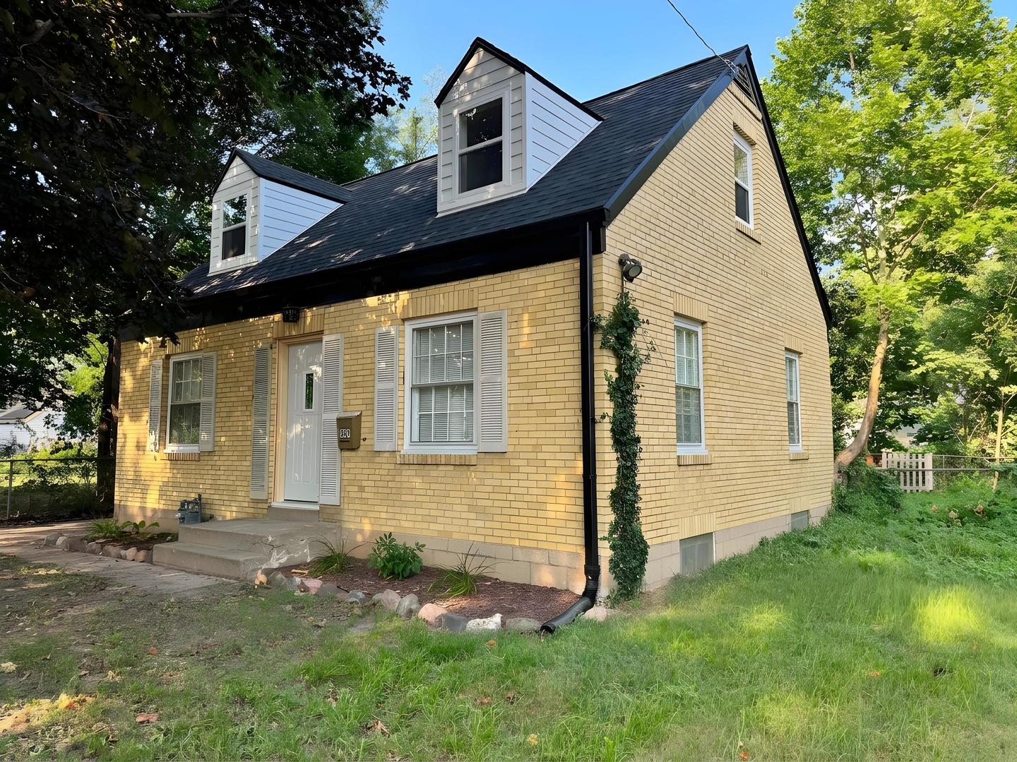 1619 Evergreen Street Property Photo 1