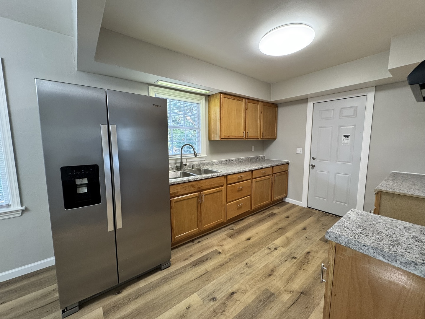 1619 Evergreen Street Property Photo 4
