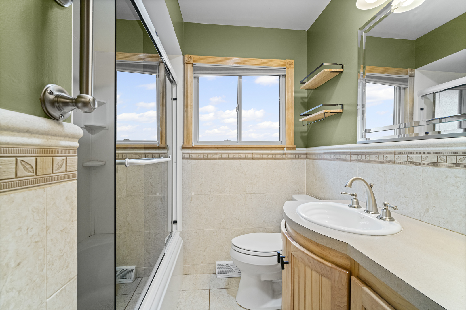 421 N Elm Street Property Photo 10