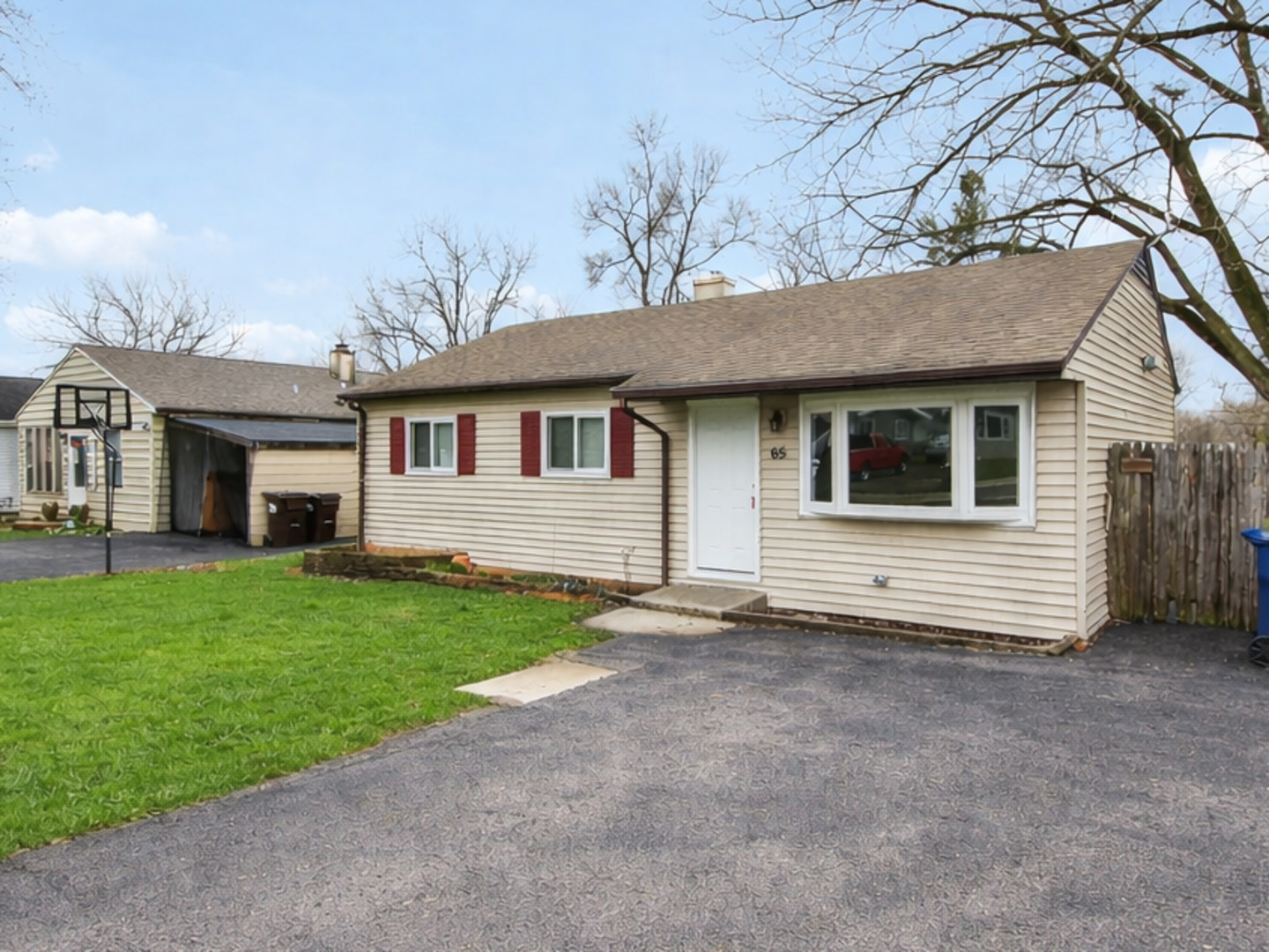 65 Della Street Property Photo 2