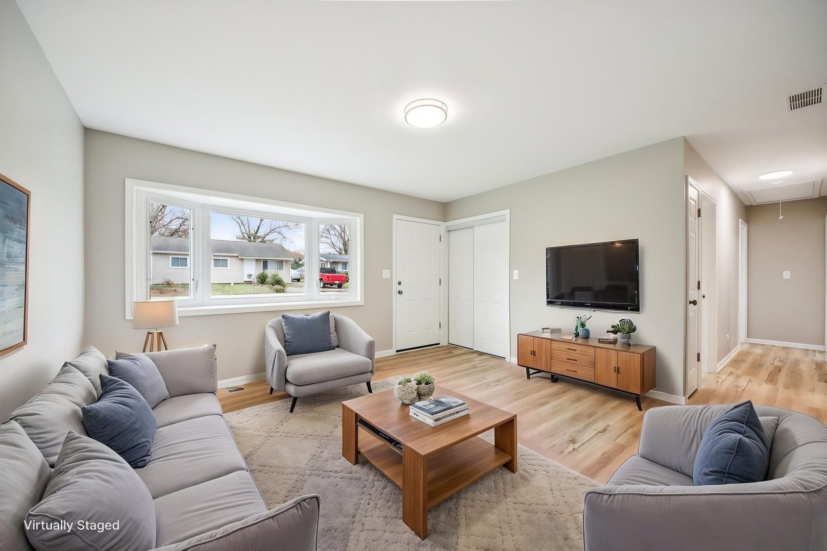 65 Della Street Property Photo 4
