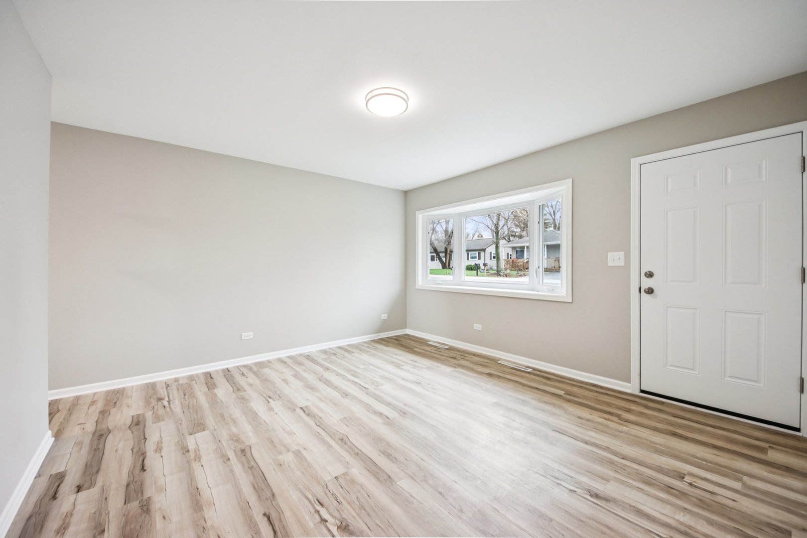 65 Della Street Property Photo 6