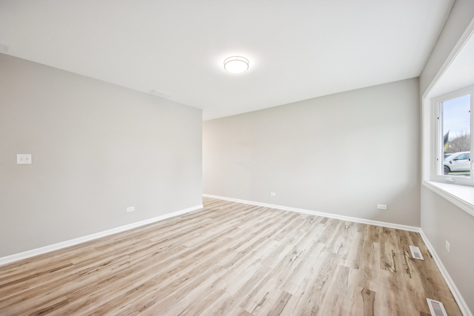 65 Della Street Property Photo 7