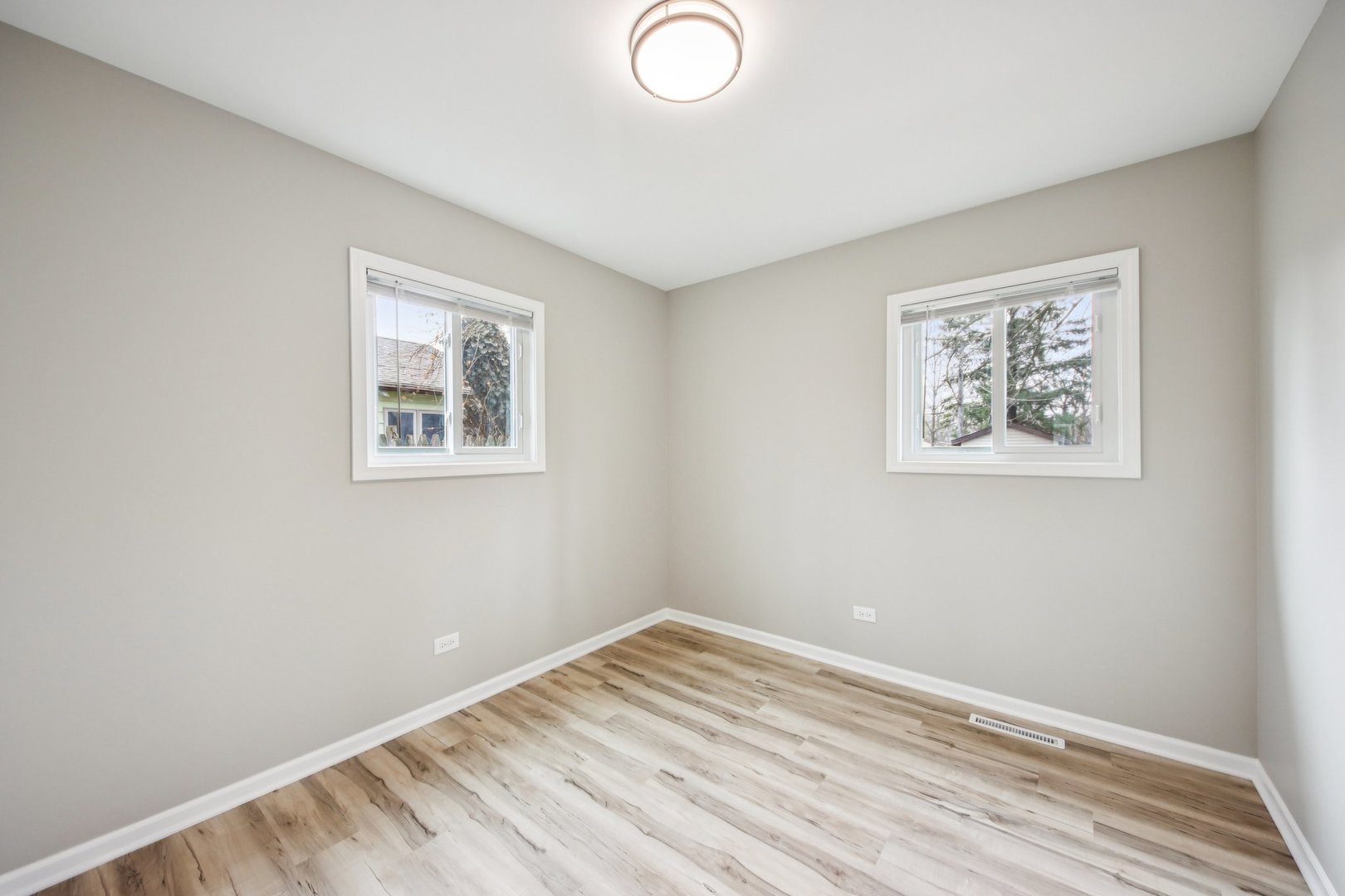 65 Della Street Property Photo 20