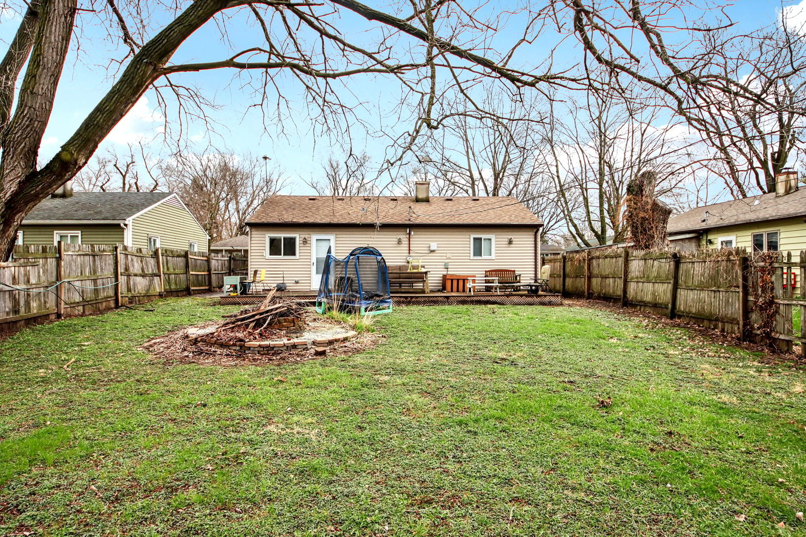 65 Della Street Property Photo 27
