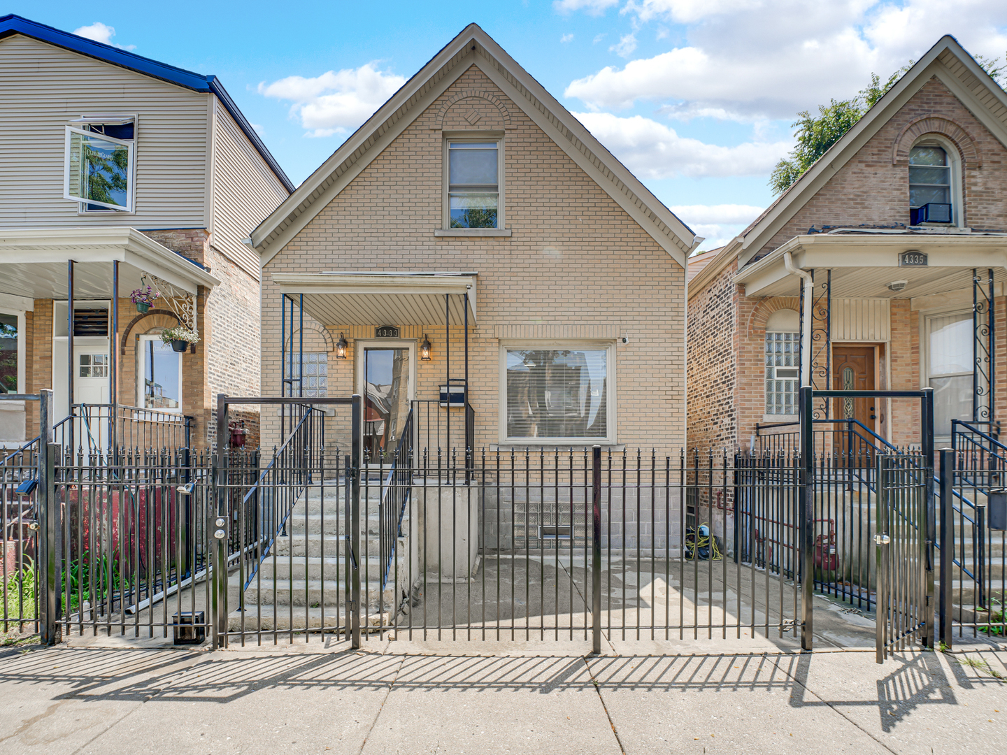 4333 W Lexington Street Property Photo 2