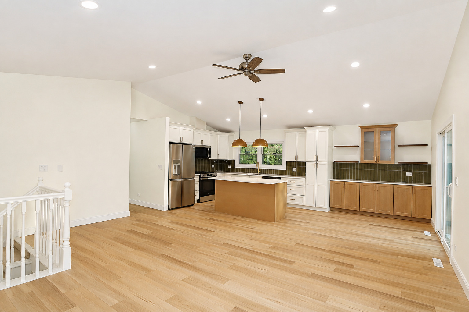 23540 N Echo Lake Road Property Photo 5