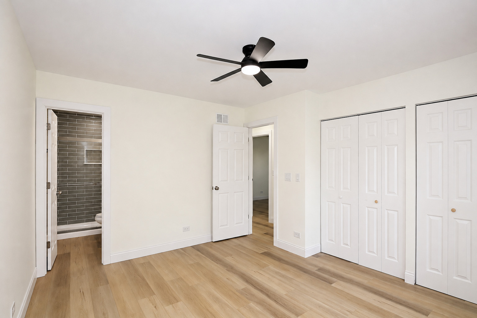 23540 N Echo Lake Road Property Photo 15