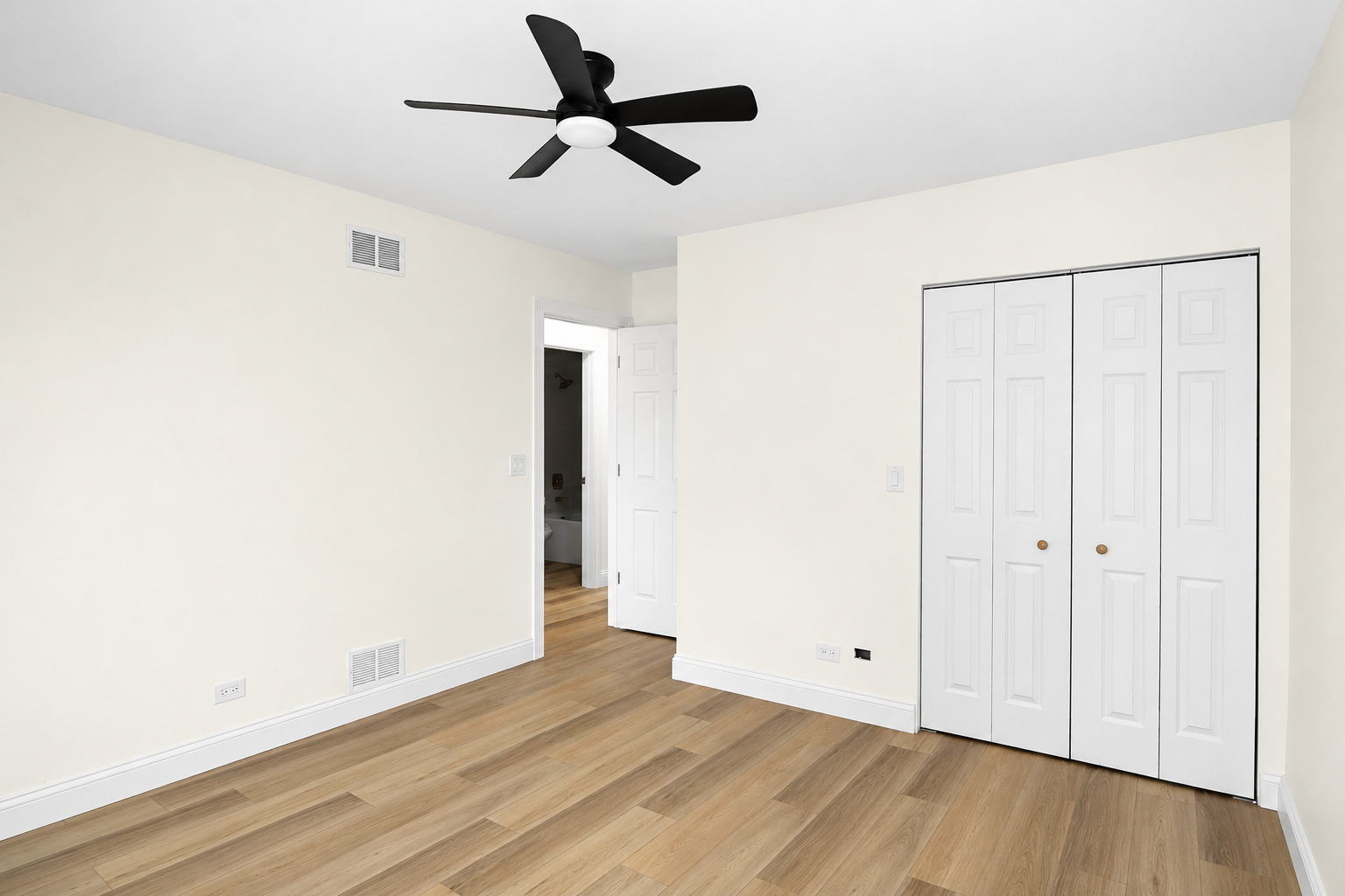 23540 N Echo Lake Road Property Photo 17