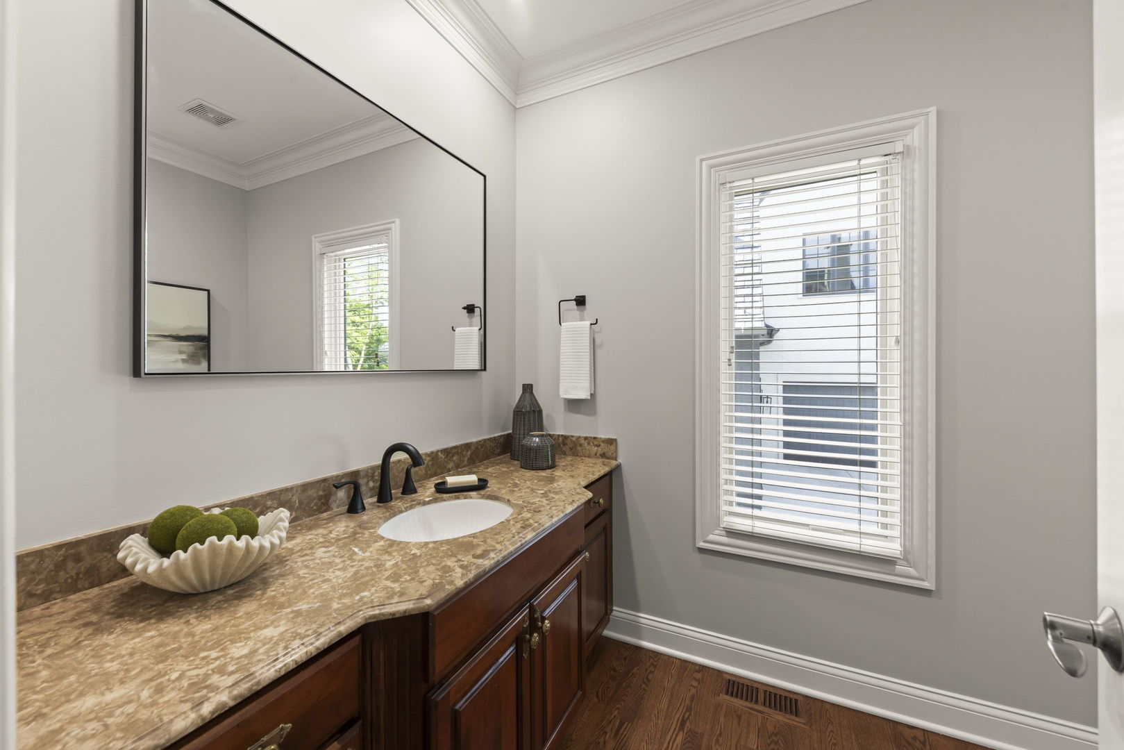 1046 Sylvan Circle Property Photo 36