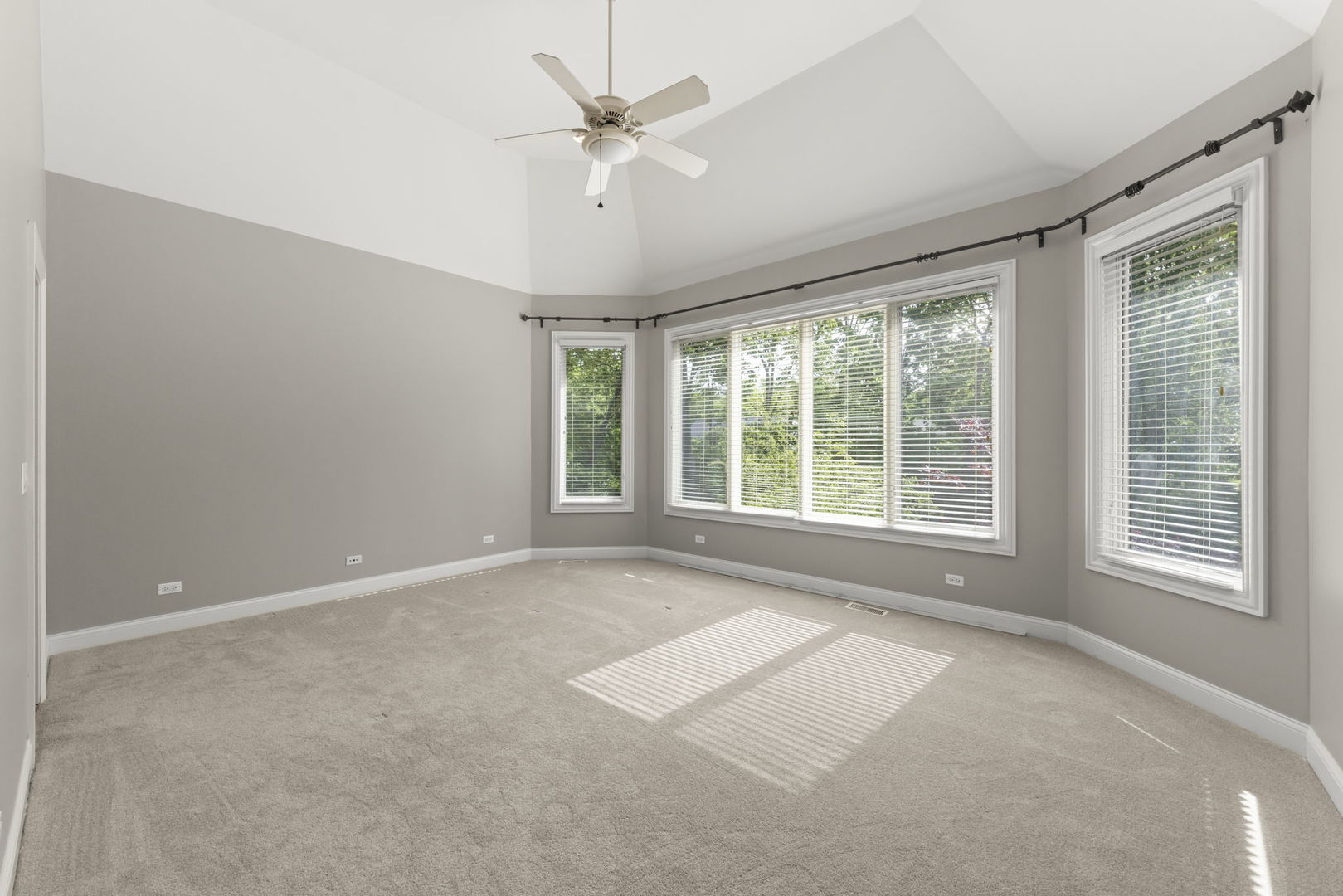 1046 Sylvan Circle Property Photo 45