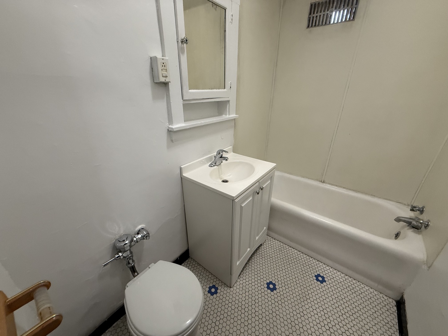 3252 Maple Avenue Bb Property Photo 8