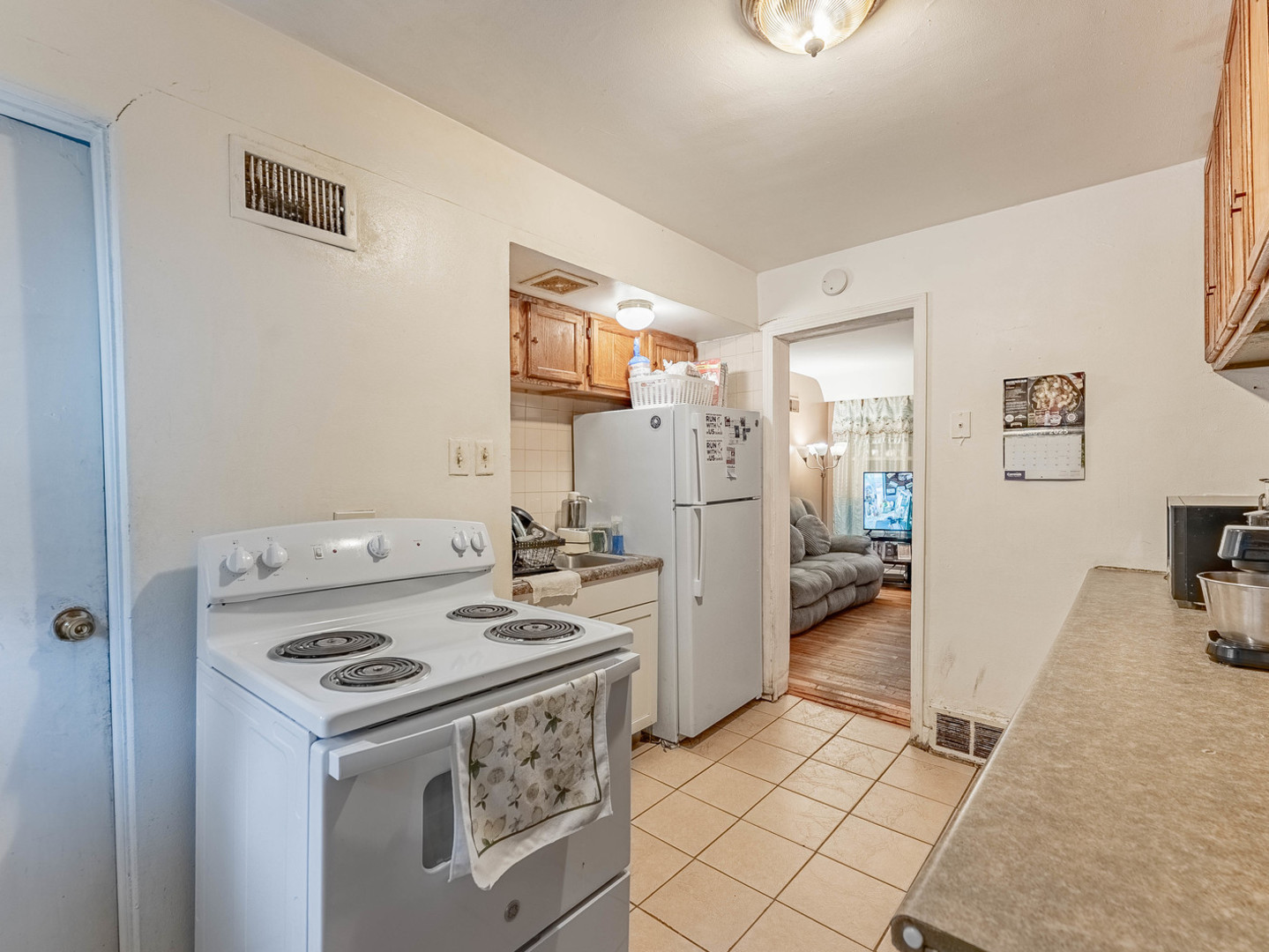 3847 Euclid Avenue Property Photo 13