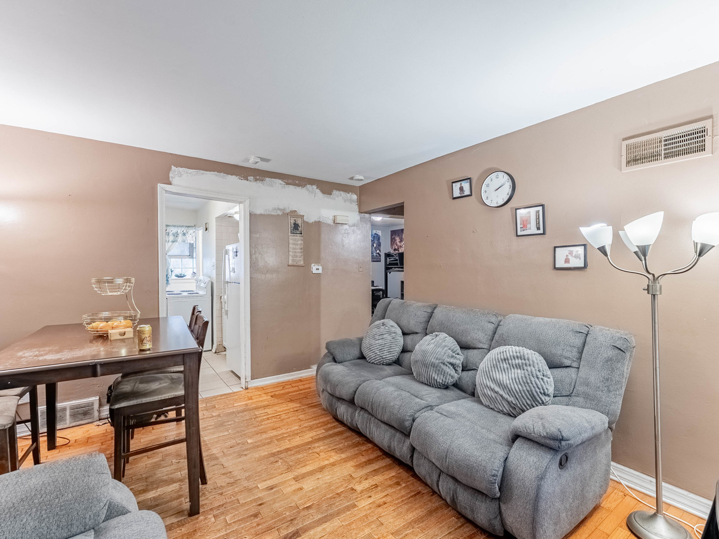 3847 Euclid Avenue Property Photo 15