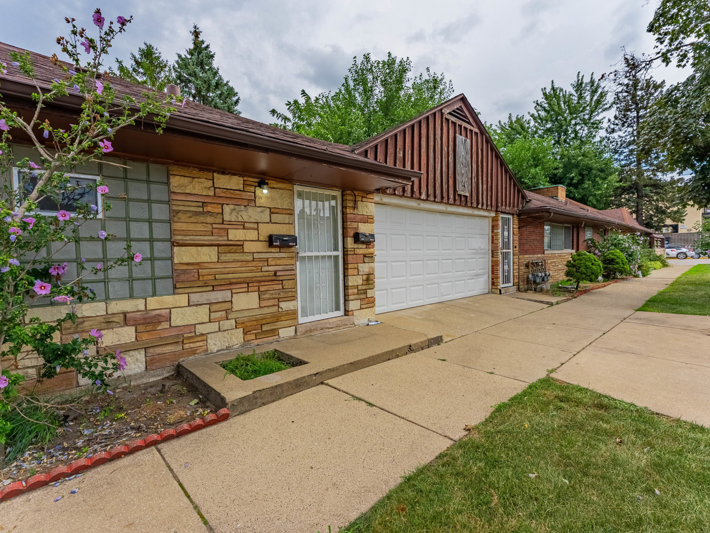 3847 Euclid Avenue Property Photo 24