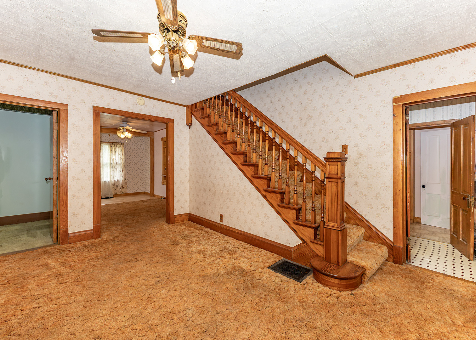 214 S Ridge Street Property Photo 7