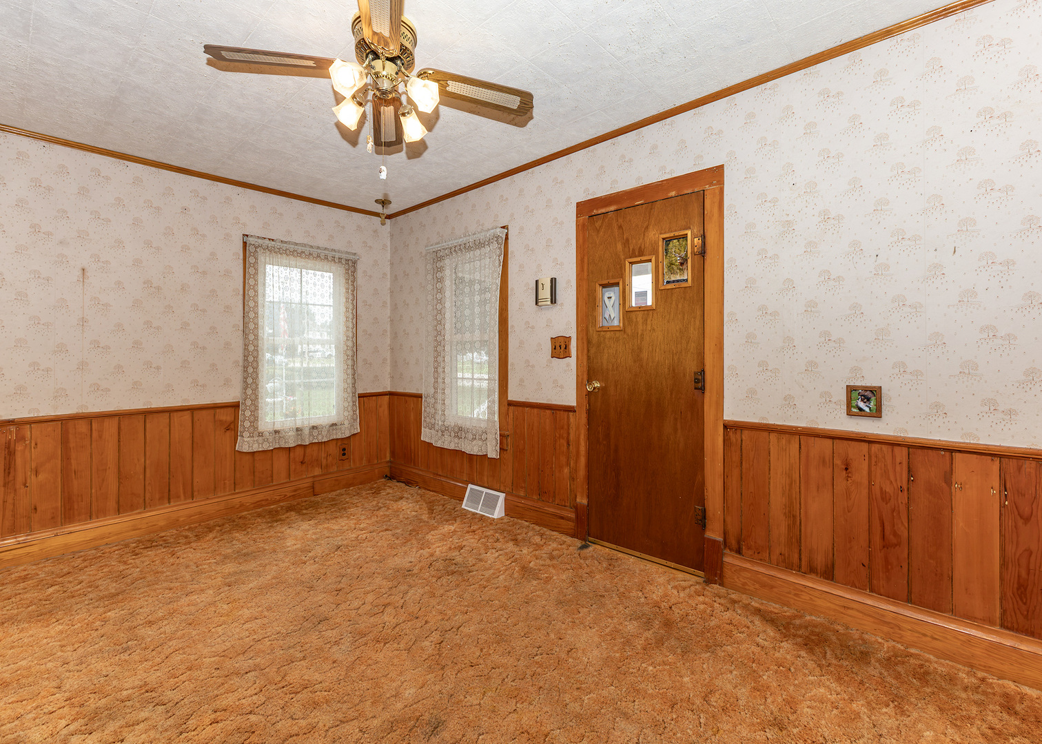 214 S Ridge Street Property Photo 8