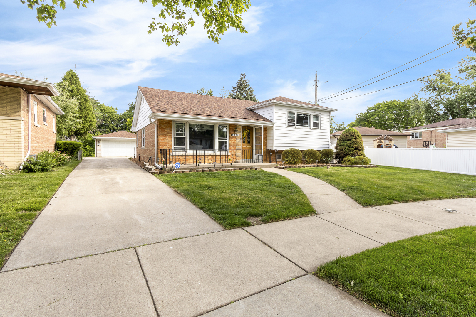 5425 Drury Lane Property Photo 1