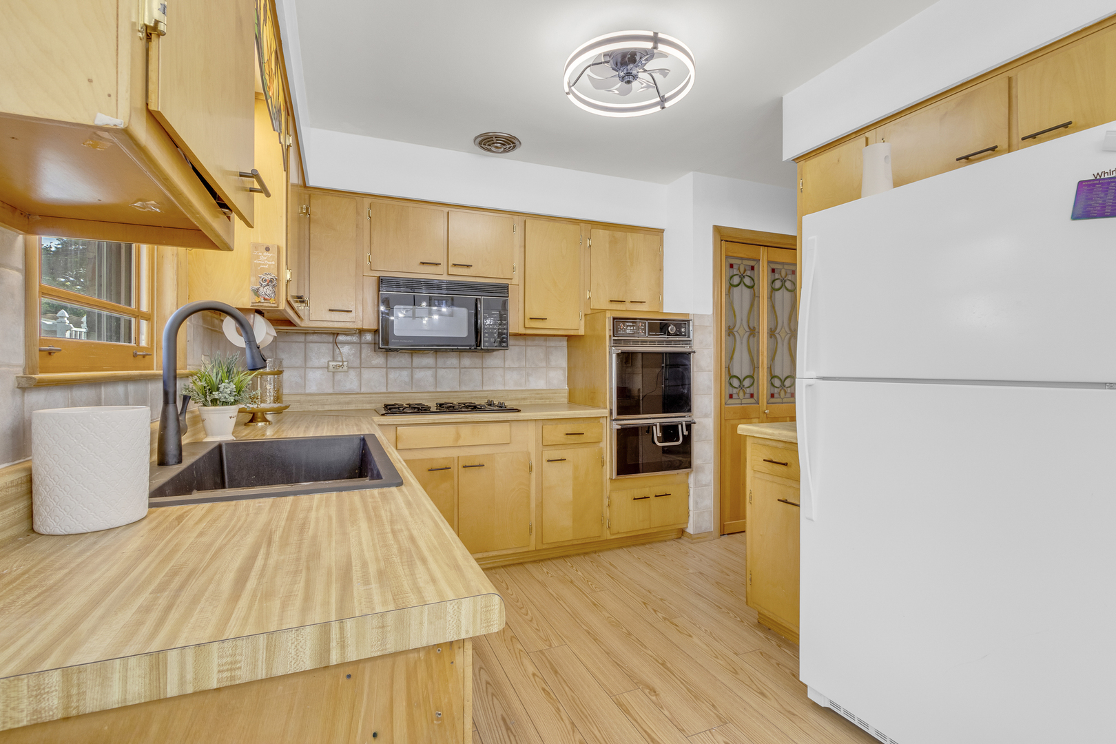 5425 Drury Lane Property Photo 12