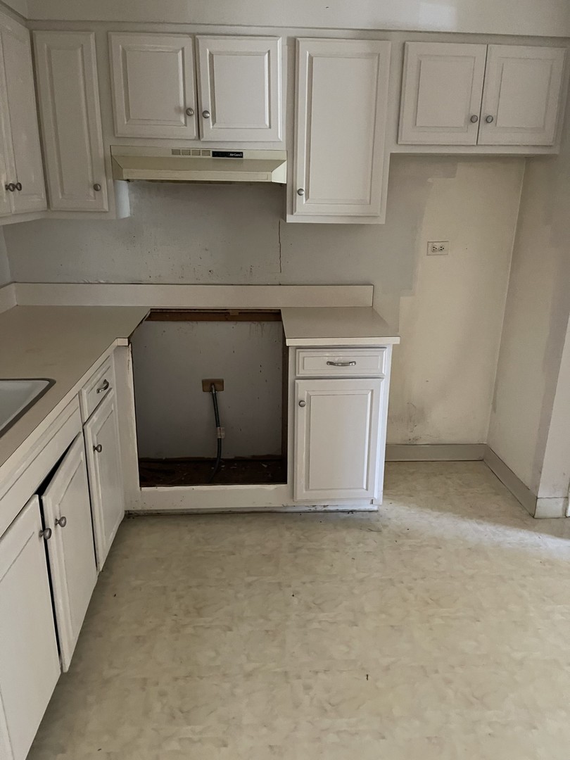 4039 Saratoga Avenue C101 Property Photo 4