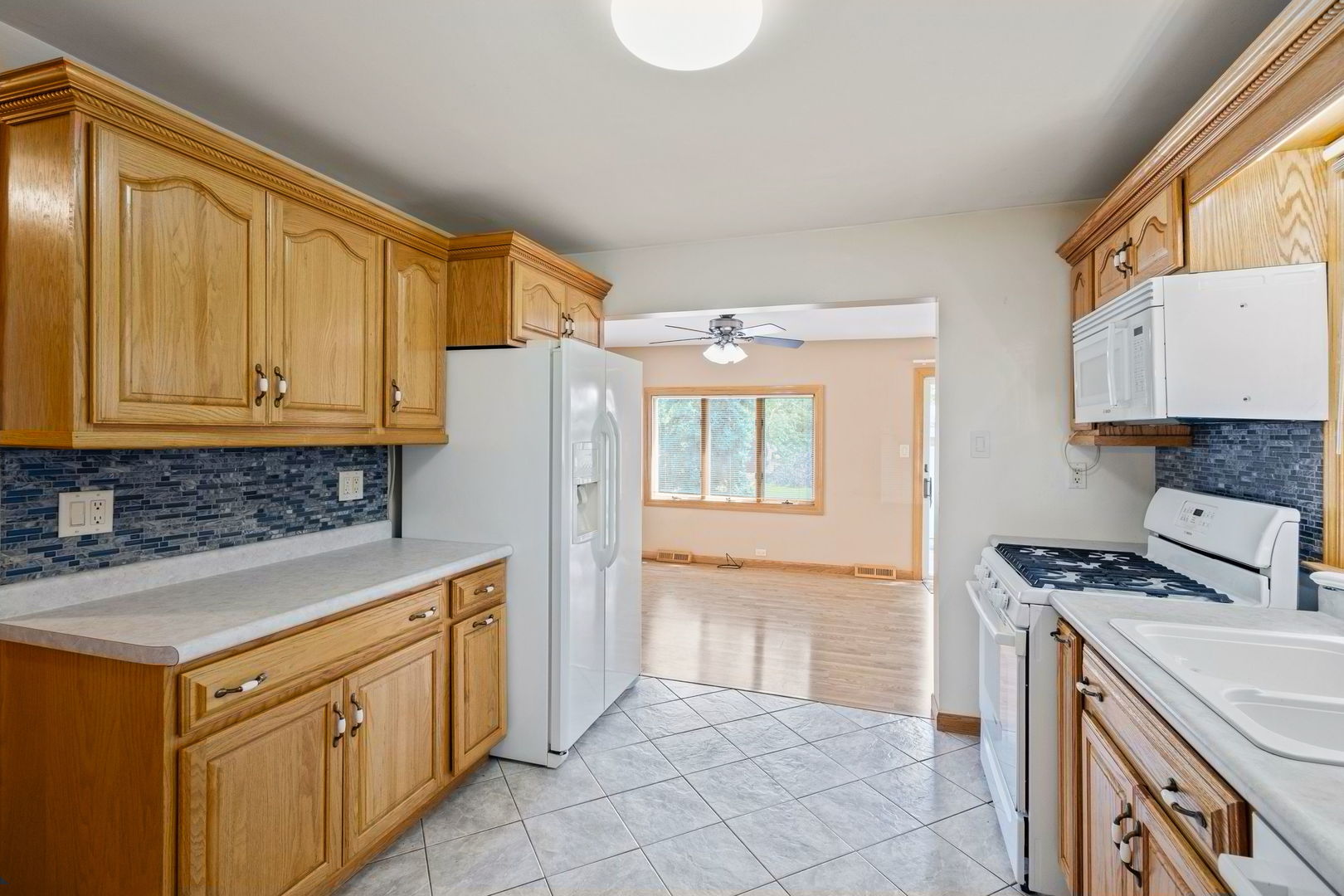 12721610 Property Photo 6