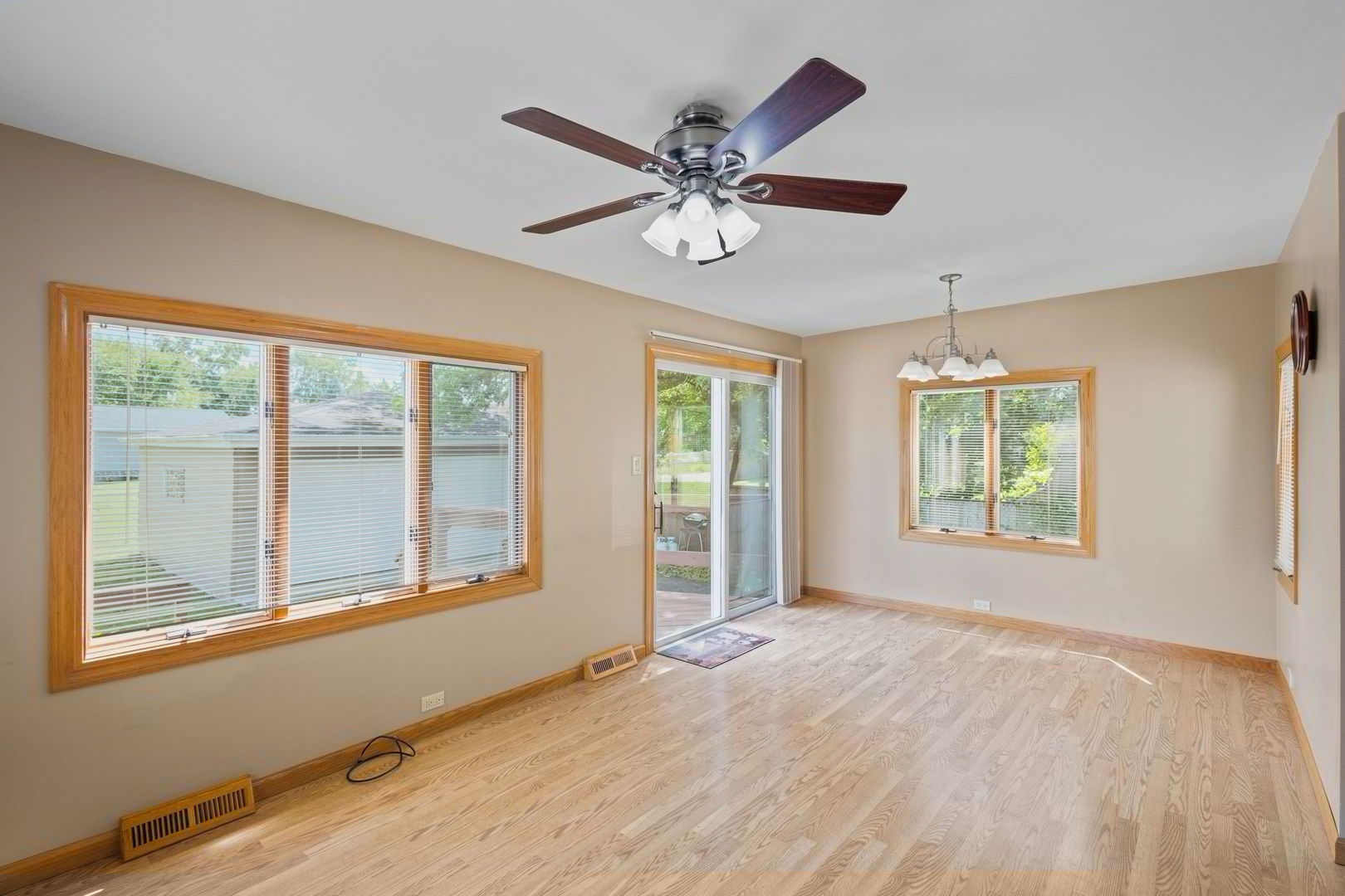 12721610 Property Photo 9