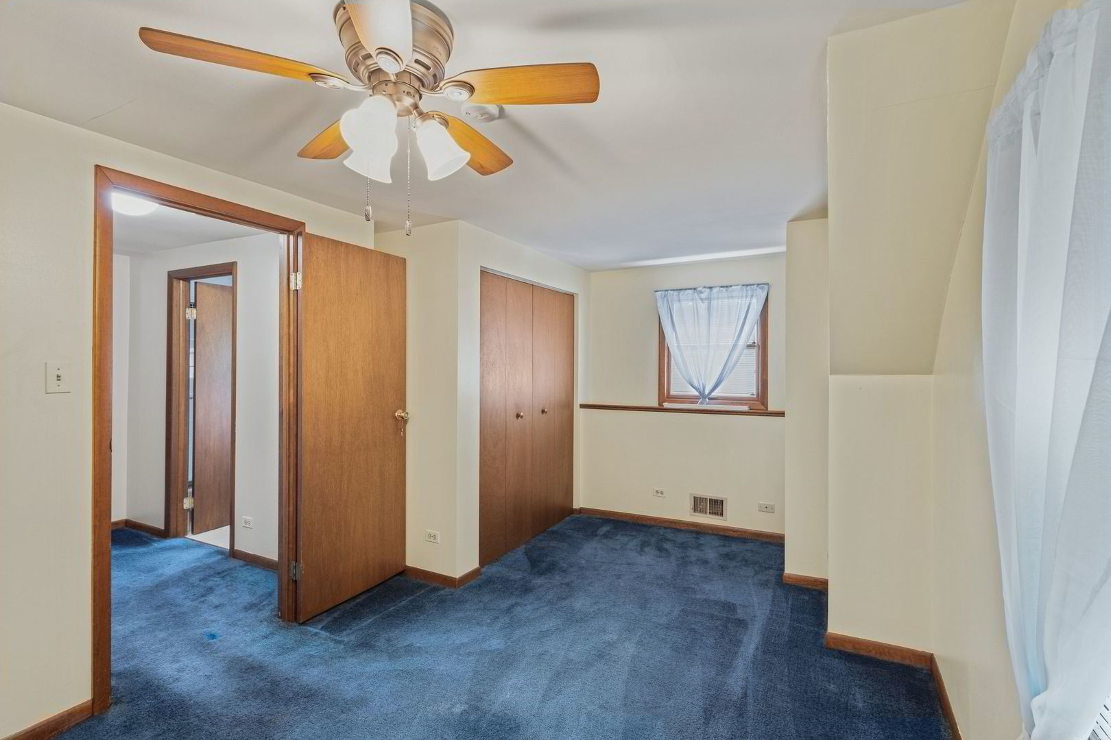 12721610 Property Photo 13