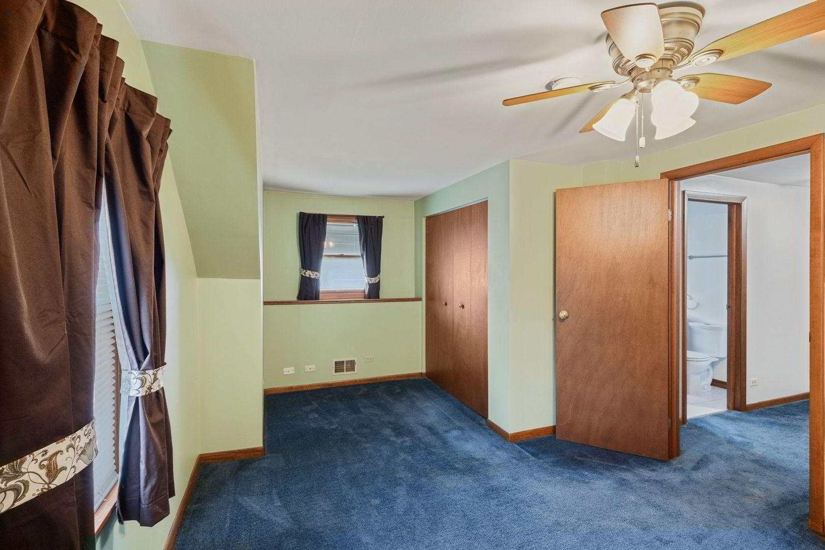 12721610 Property Photo 15
