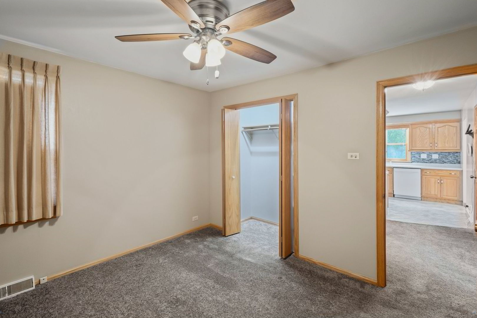 12721610 Property Photo 16
