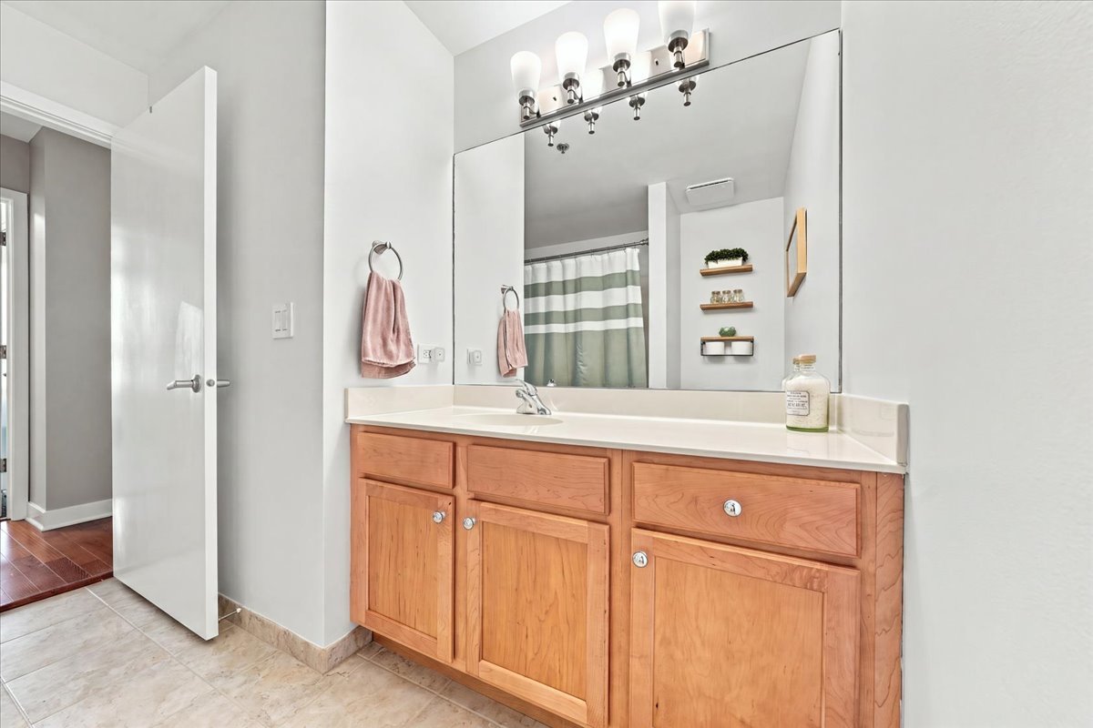 6000 N Cicero Avenue 515 Property Photo 18