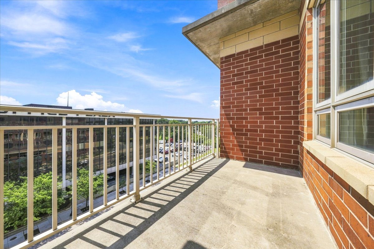 6000 N Cicero Avenue 515 Property Photo 19