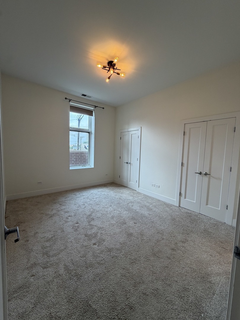 725 N Aberdeen Street 209 Property Photo 16