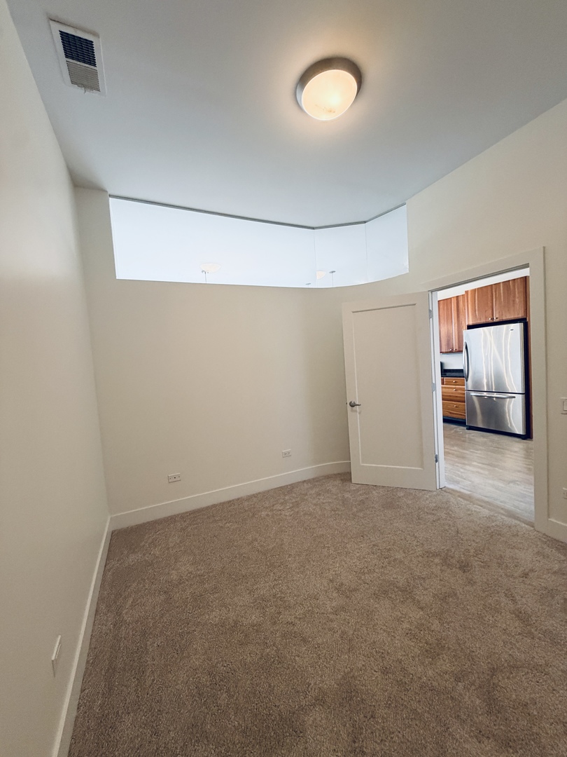 725 N Aberdeen Street 209 Property Photo 20