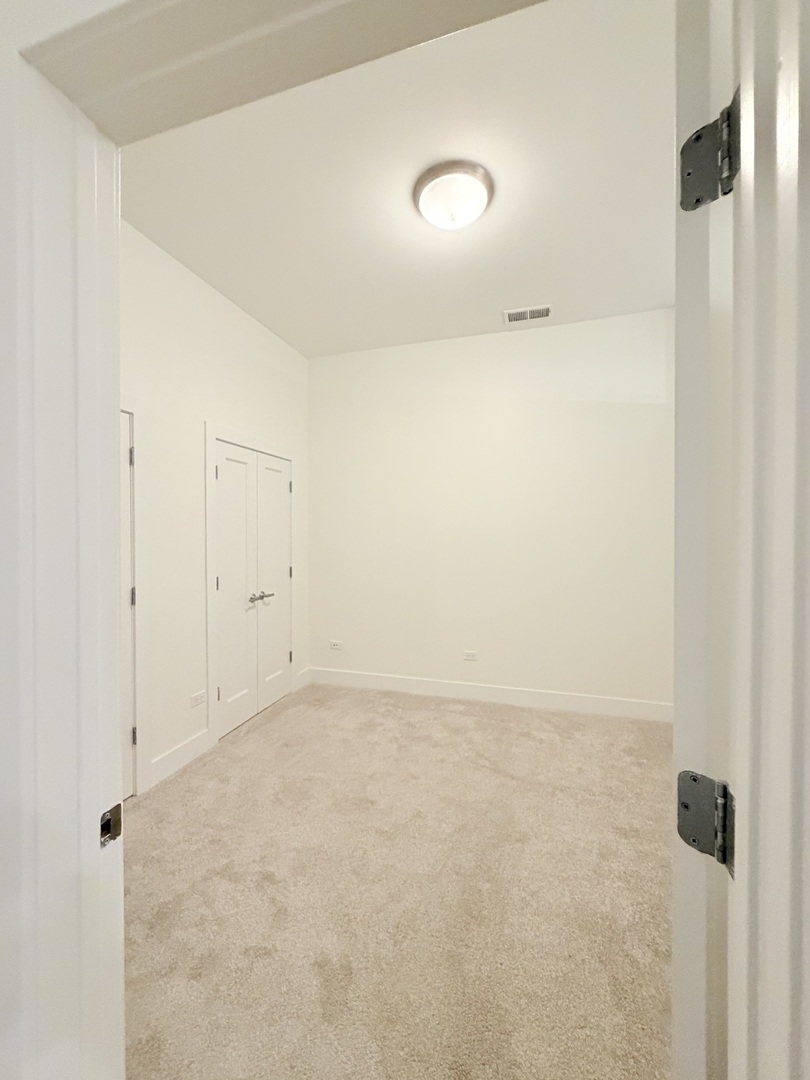 725 N Aberdeen Street 209 Property Photo 21