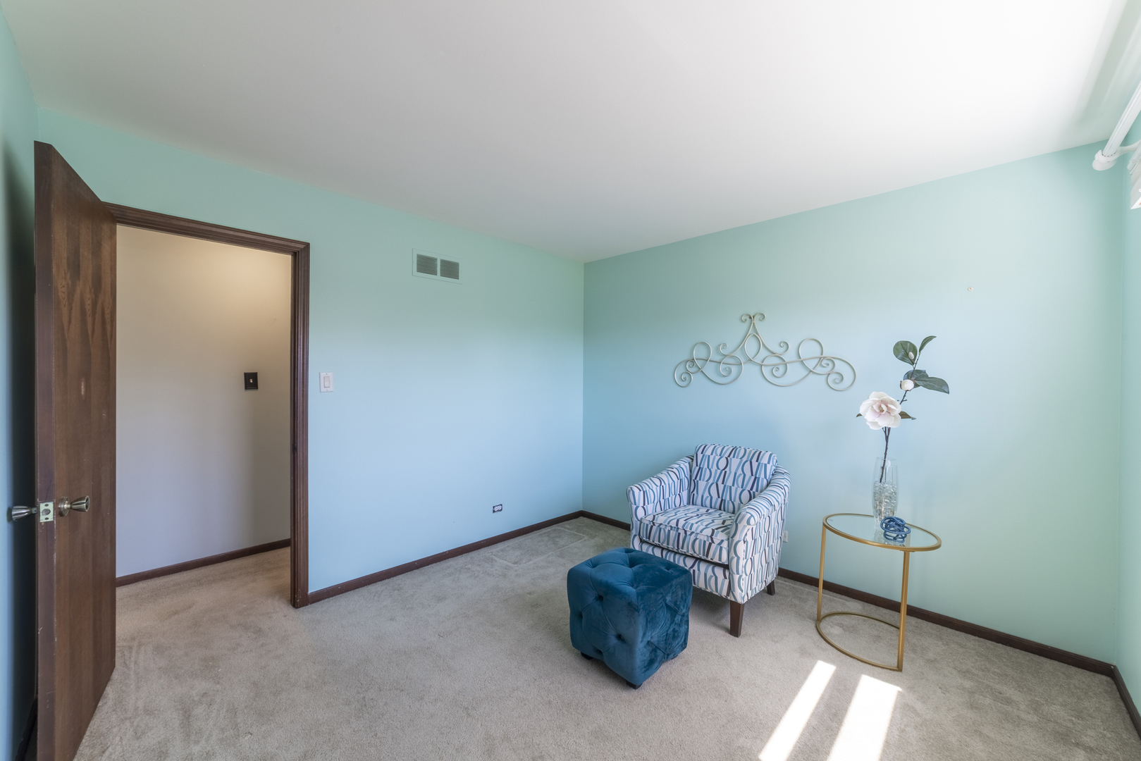 920 Macarthur Drive Property Photo 3