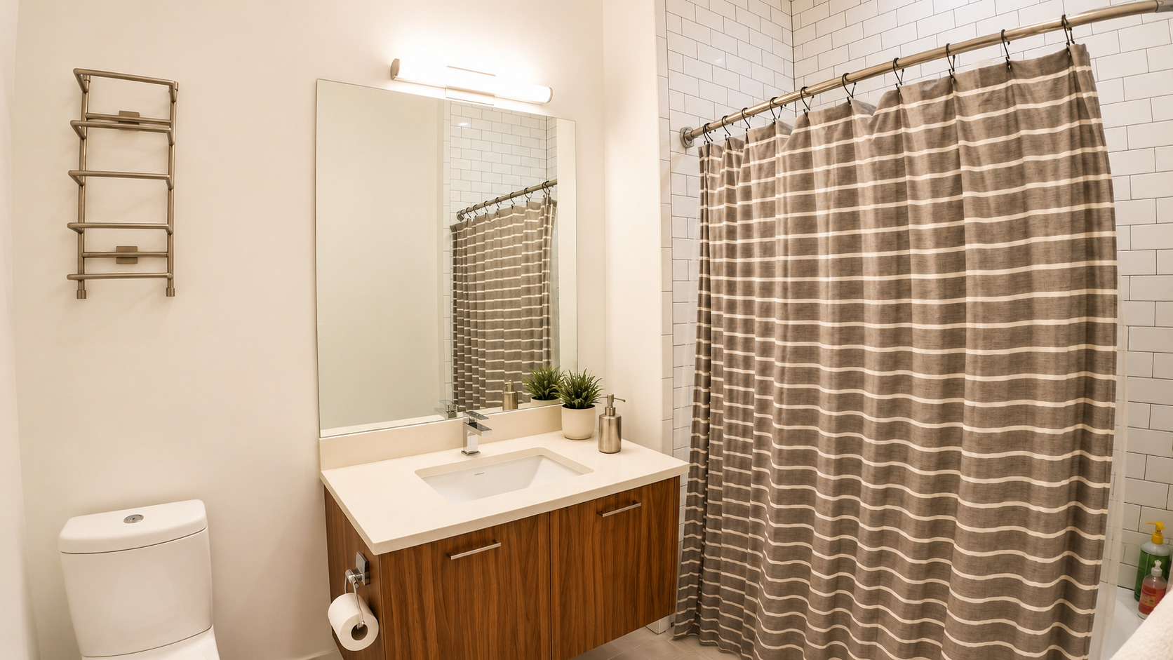 1121 Greenleaf Avenue 304 Property Photo 15