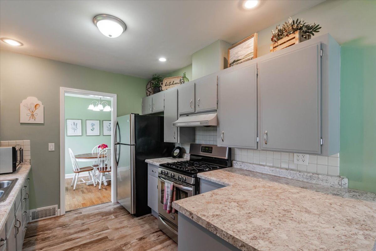 111 E 7th Street Property Photo 15