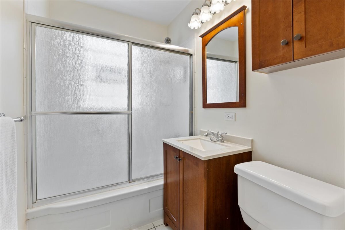 8920 Lamon Avenue 2b Property Photo 8