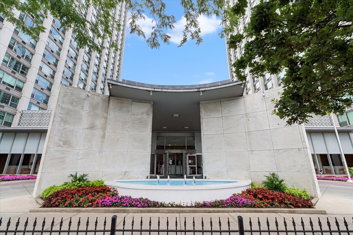3600 N Lake Shore Drive 325 Property Photo 1