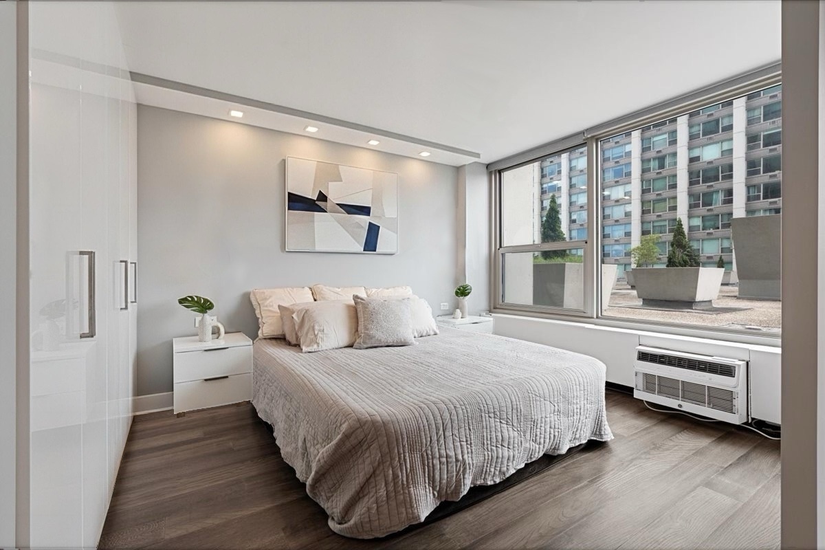 3600 N Lake Shore Drive 325 Property Photo 12
