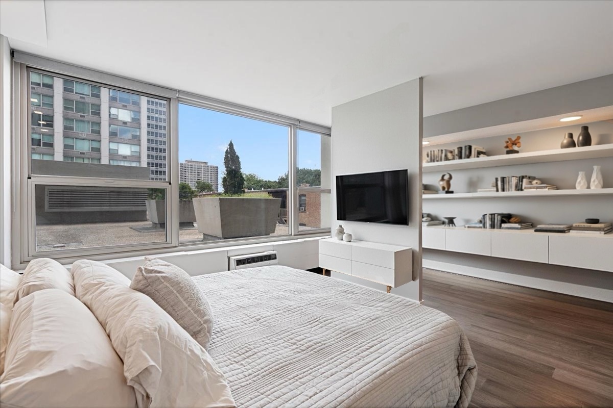 3600 N Lake Shore Drive 325 Property Photo 13