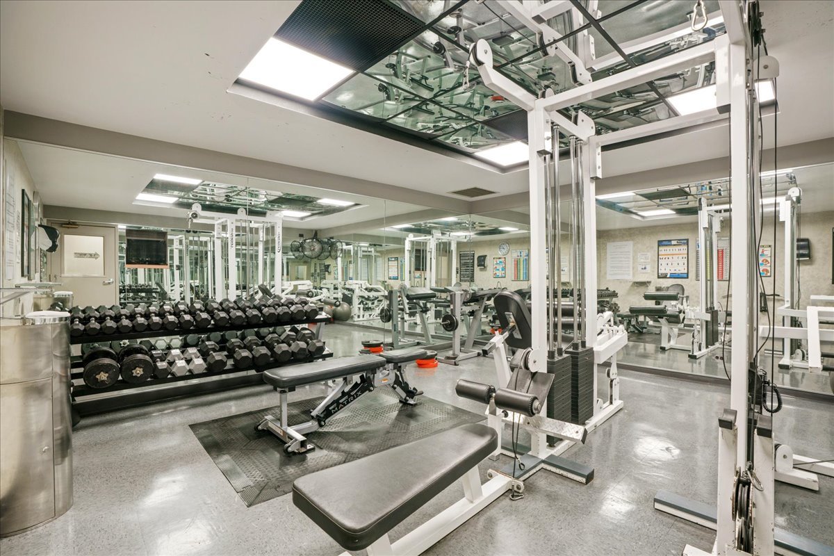 3600 N Lake Shore Drive 325 Property Photo 17
