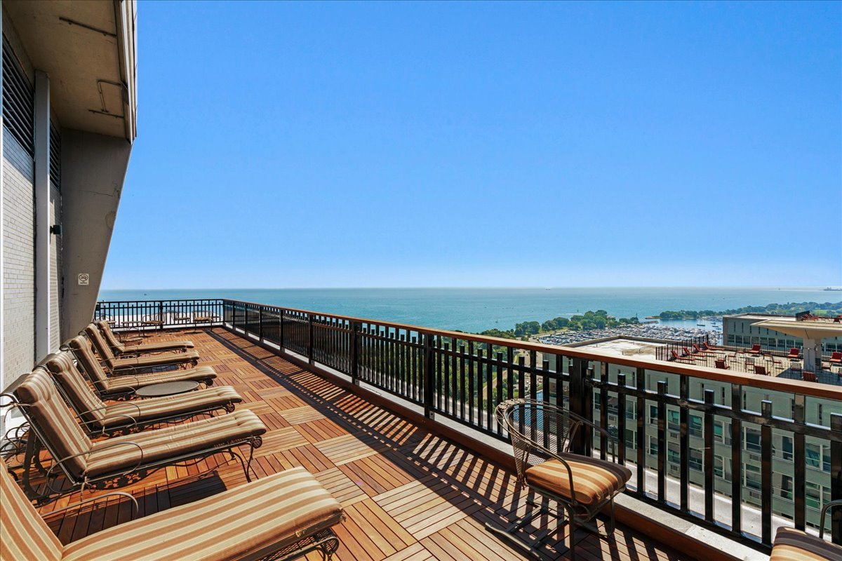 3600 N Lake Shore Drive 325 Property Photo 21