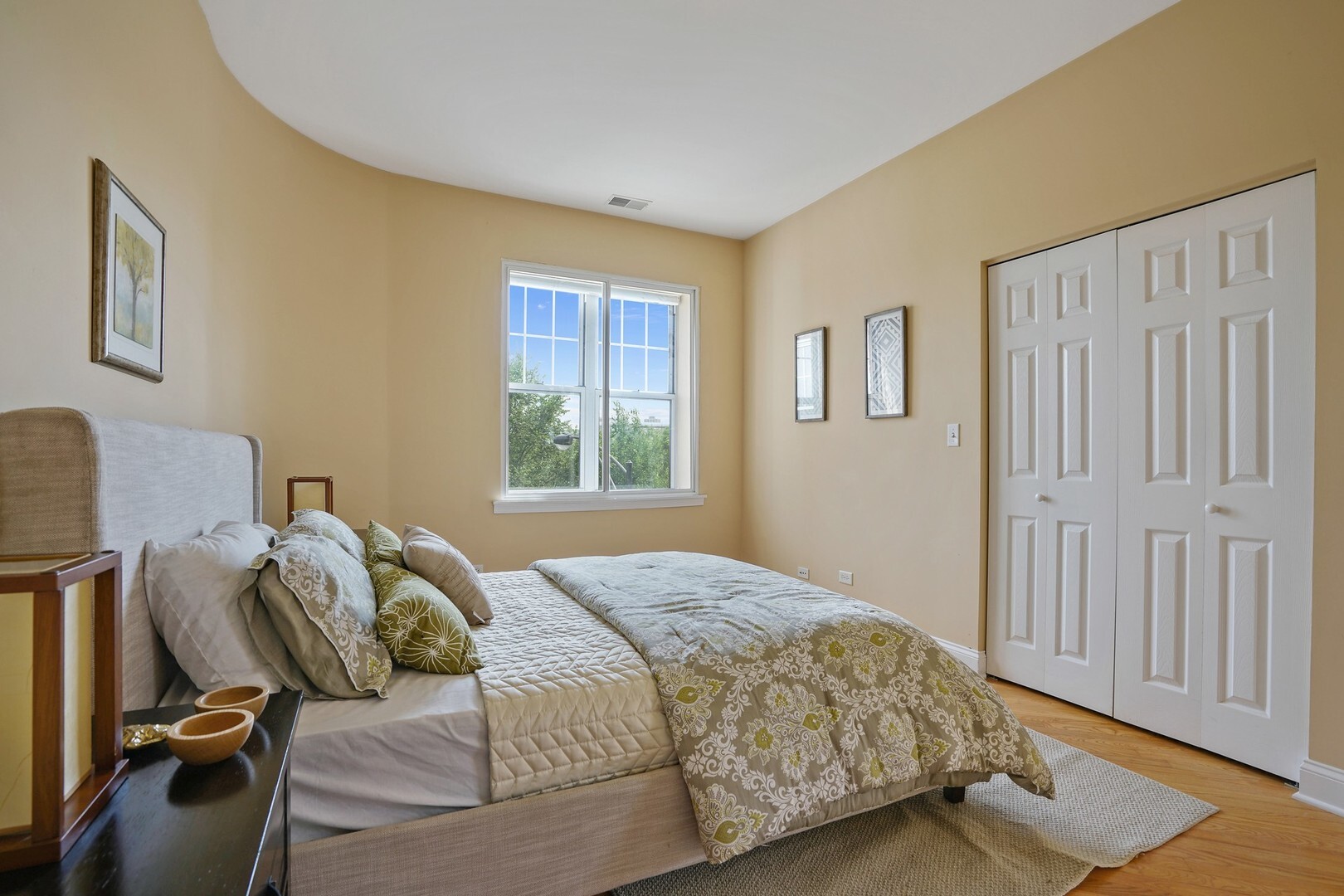 5884 N Ridge Avenue 3 Property Photo 13