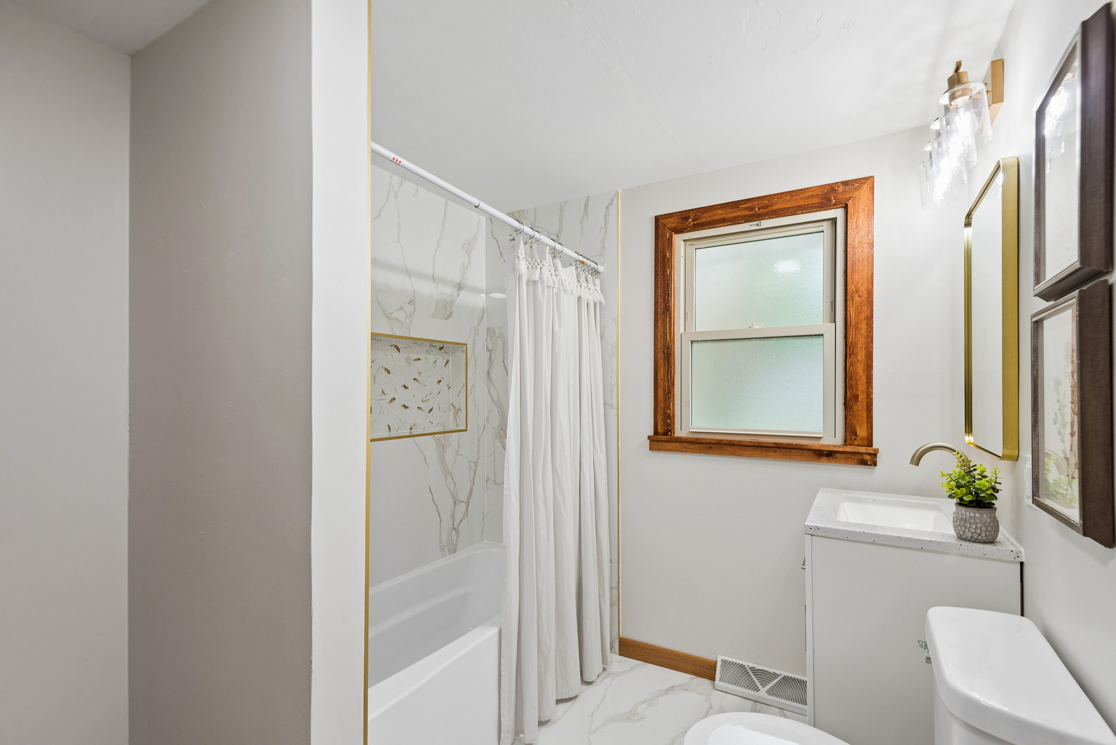 1819 Elmwood Drive Property Photo 11