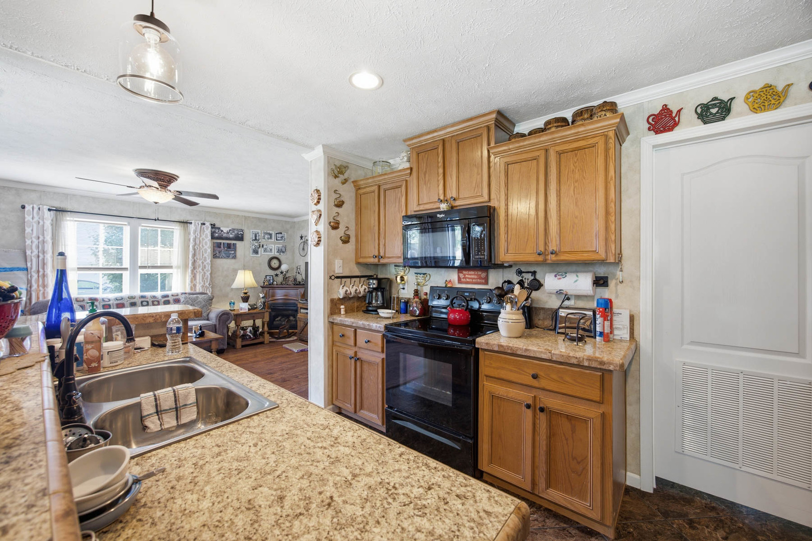 871 Sorento Avenue Property Photo 14