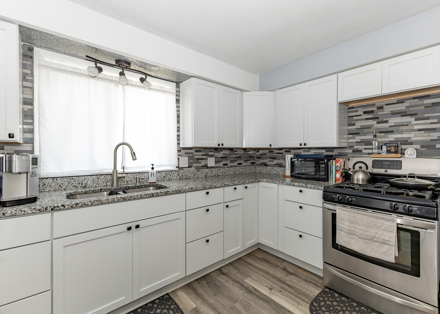 1863 35th Street Property Photo 11