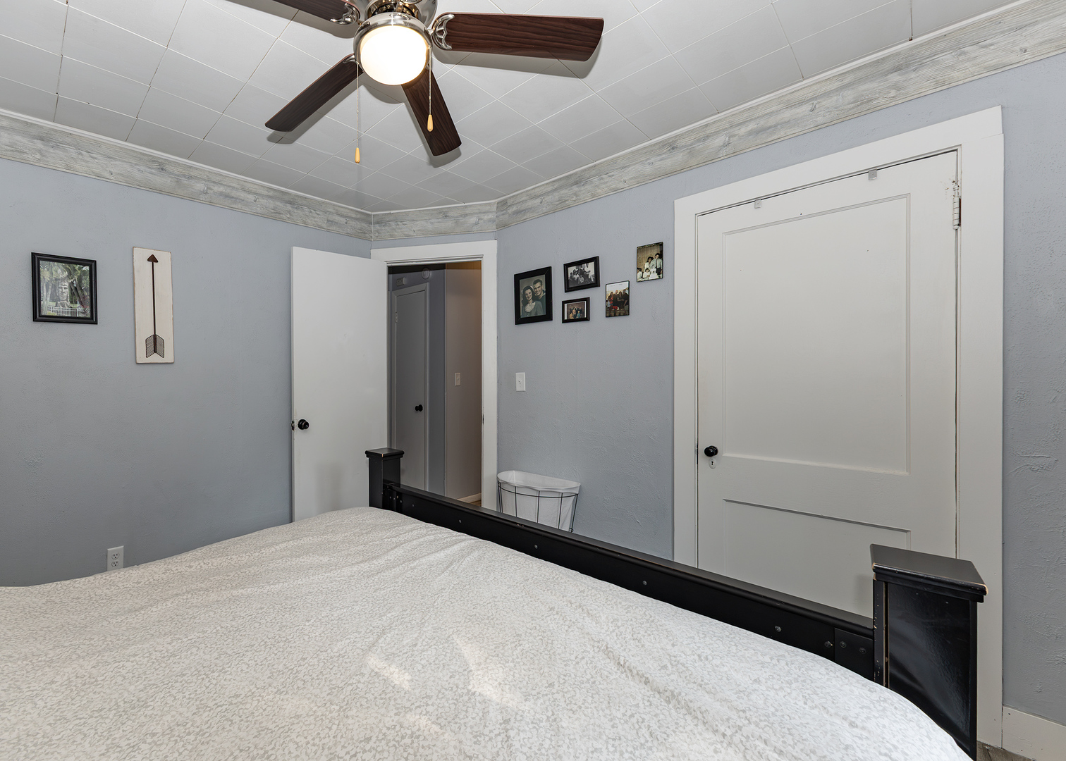 1863 35th Street Property Photo 17