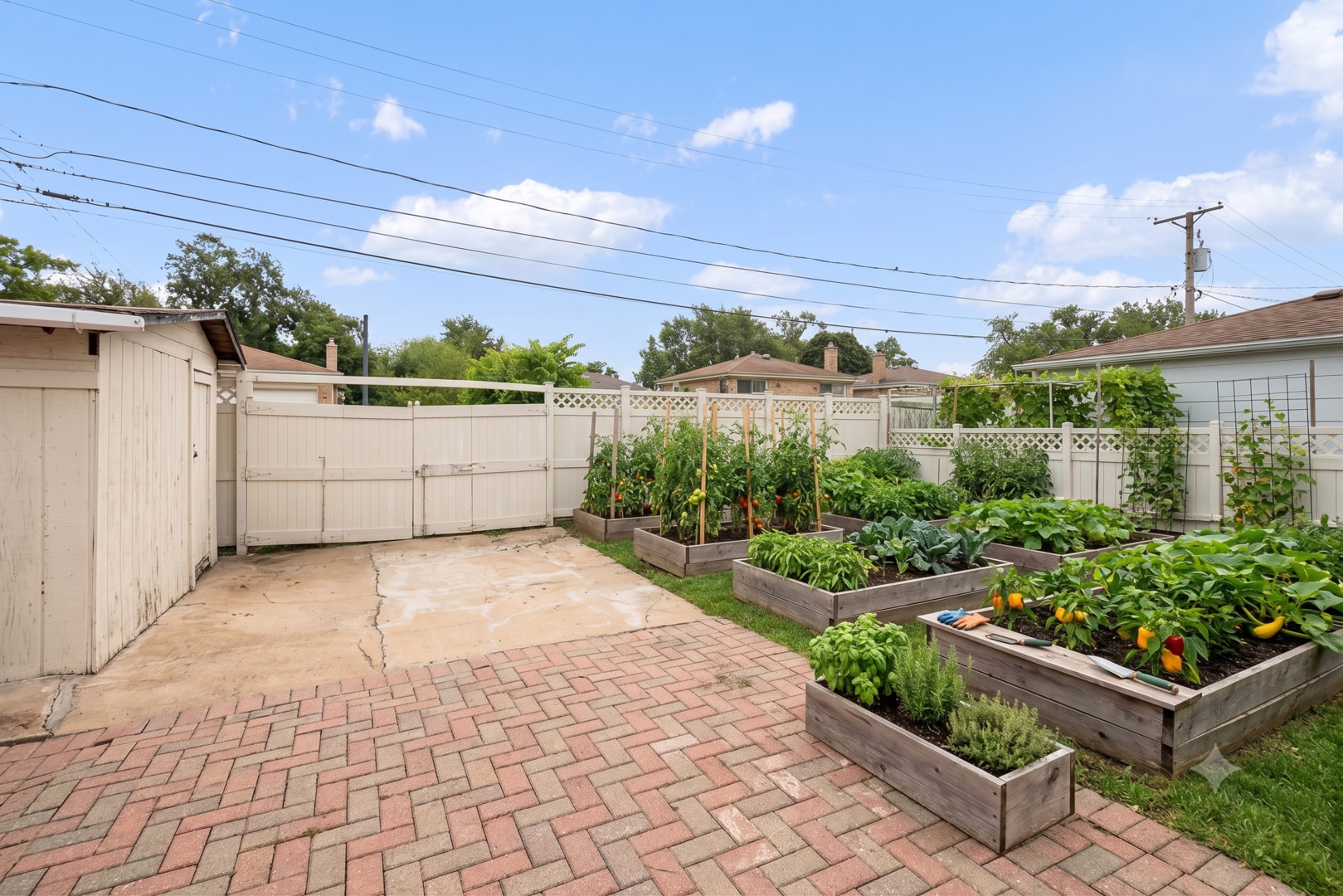 8449 N St Louis Avenue Property Photo 17