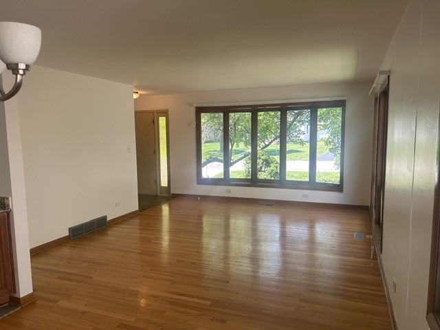 1s471 Monterey Avenue Property Photo 5